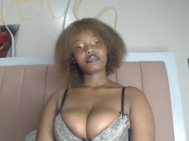 Busty-princess1