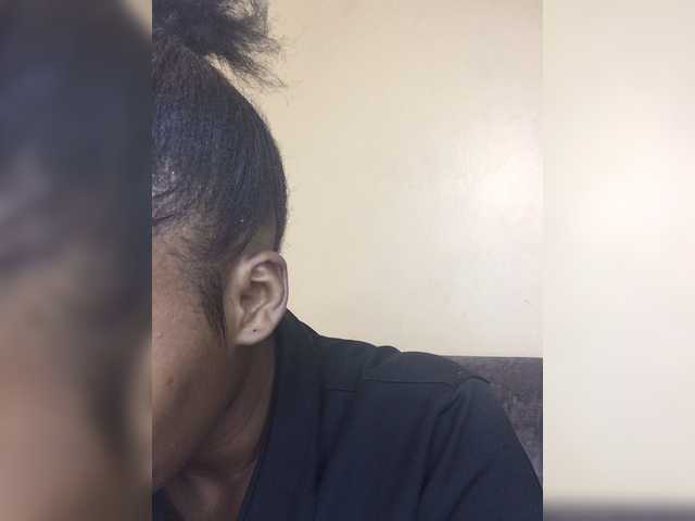 Curvy-maxy9 live cam on BongaCams