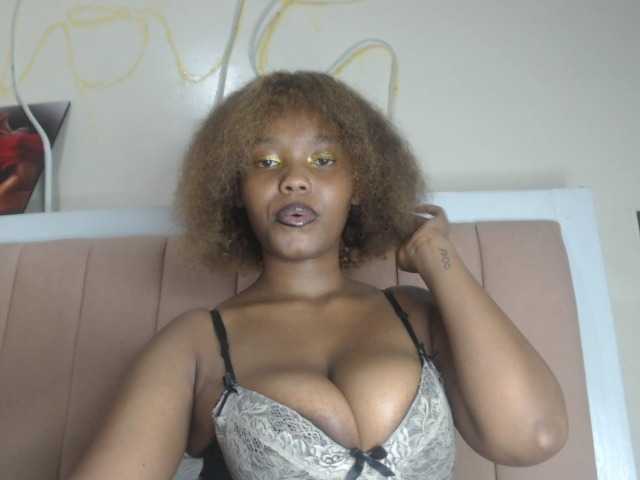 Curvy-maxy9