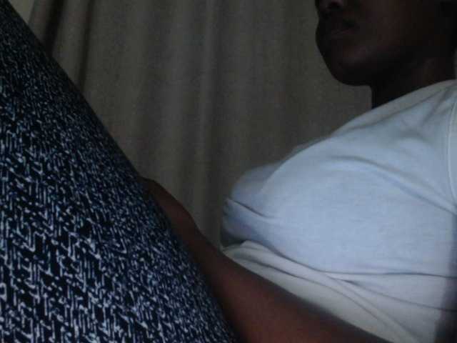 Curvy-maxy9 live cam on BongaCams