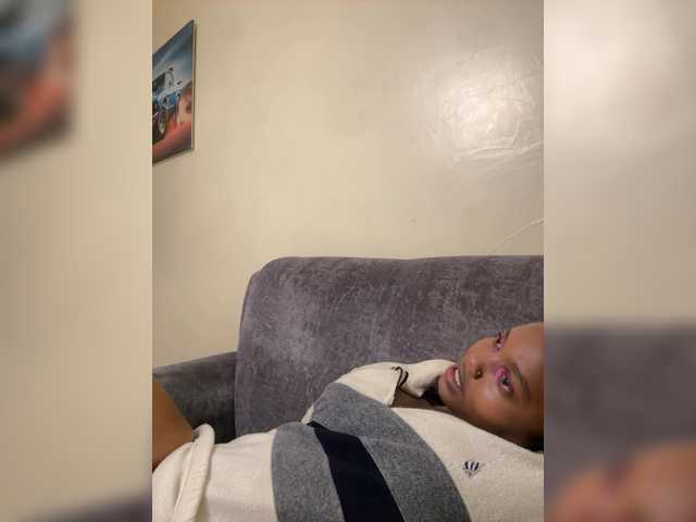 Curvy-maxy9 live cam on BongaCams