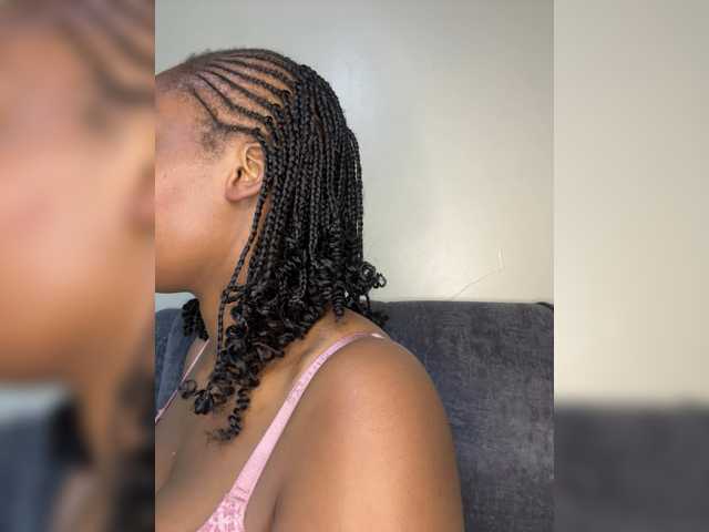 Curvy-maxy9 live cam on BongaCams