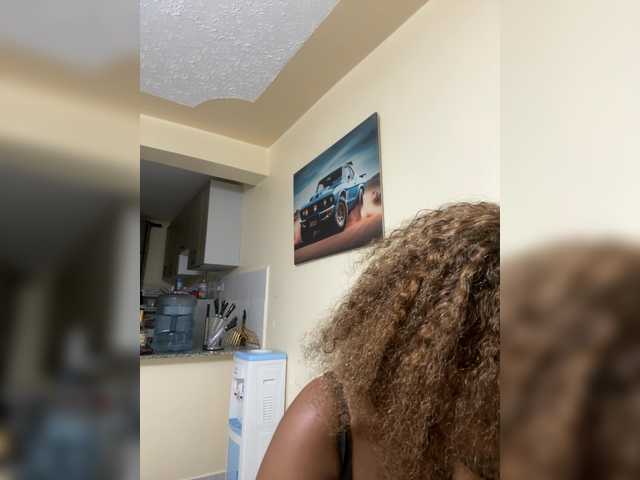 Curvy-maxy9 live cam on BongaCams