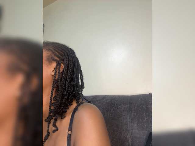 Curvy-maxy9 live webcam show