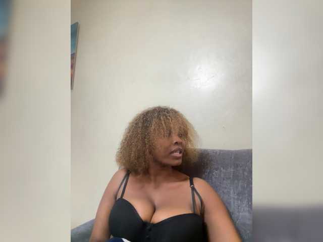 Curvy-maxy9