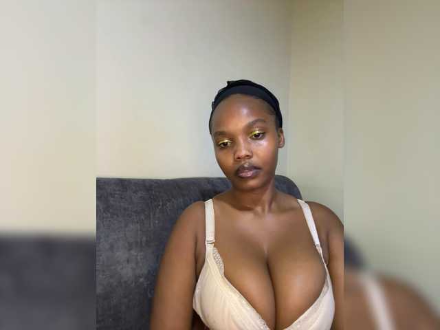 Curvy-maxy9