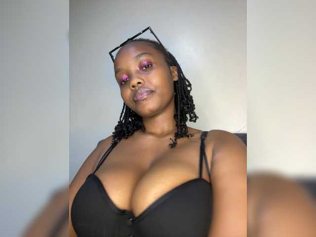 Busty-Princess1