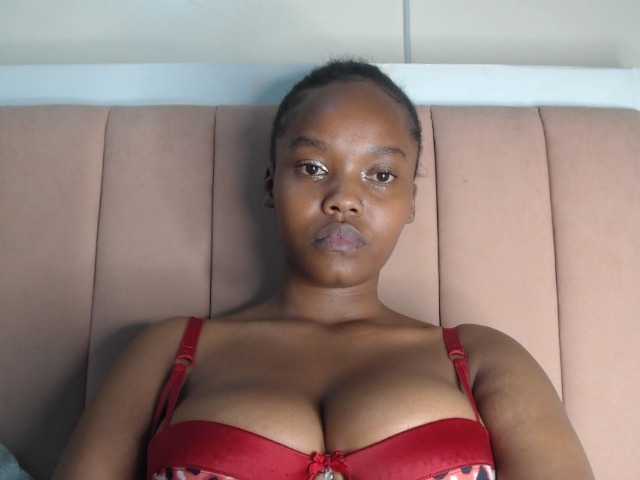 Curvy-maxy9