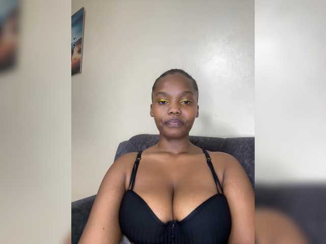 Curvy-maxy9