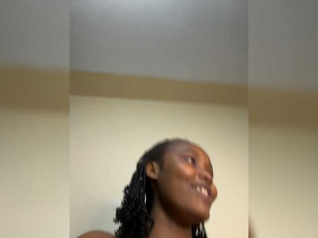 Curvy-maxy9 live webcam show