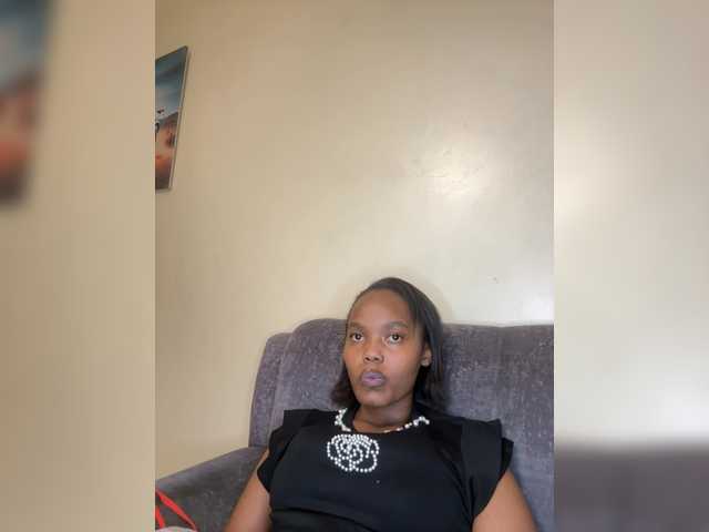 Curvy-maxy9 live cam on BongaCams