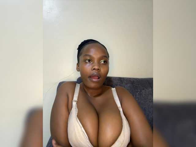 Curvy-maxy9