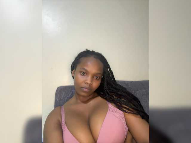 Curvy-maxy9