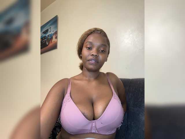 Curvy-maxy9
