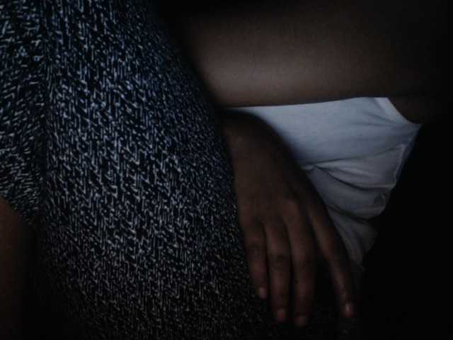 Curvy-maxy9 live cam on BongaCams