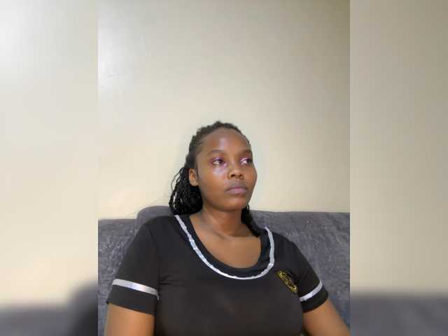 Curvy-maxy9 live cam on BongaCams