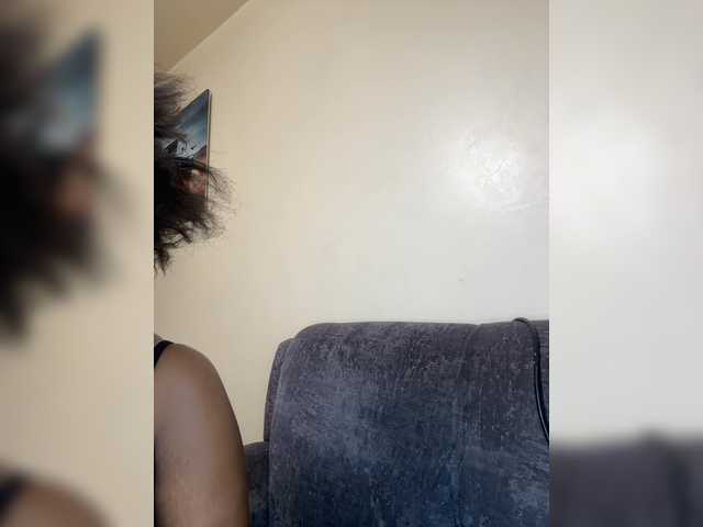 Curvy-maxy9 live cam on BongaCams