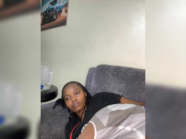 Curvy-maxy9 live cam on BongaCams