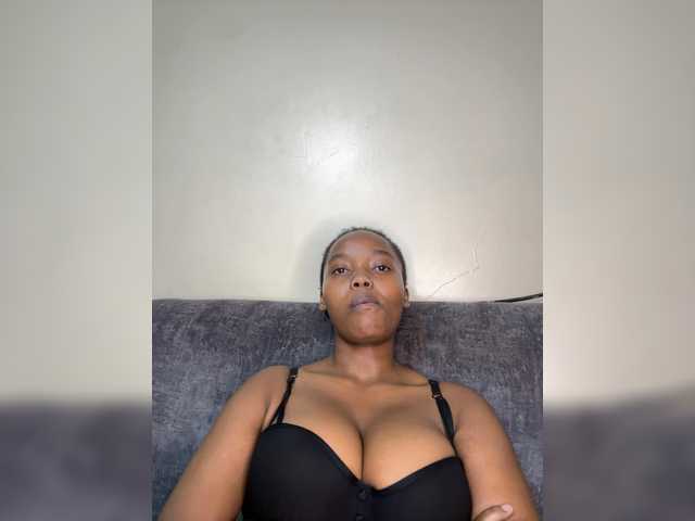 Curvy-maxy9 live webcam show