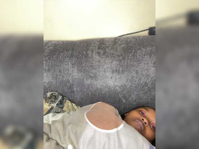 Curvy-maxy9 live cam on BongaCams