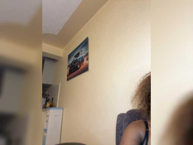 Curvy-maxy9 live cam on BongaCams