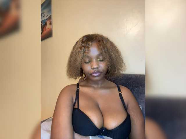 Busty-princess1