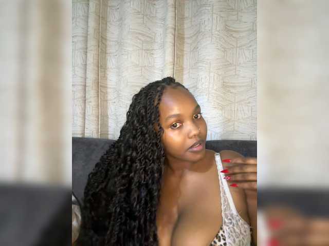 Curvy-maxy9