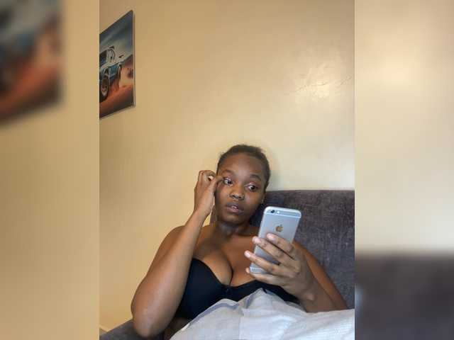 Busty-princess1