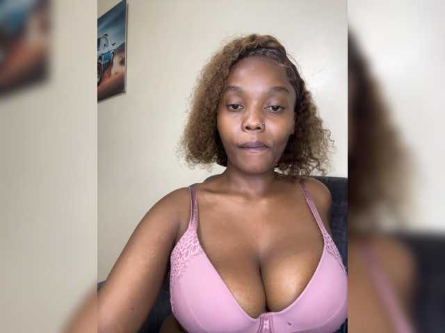 Busty-princess1