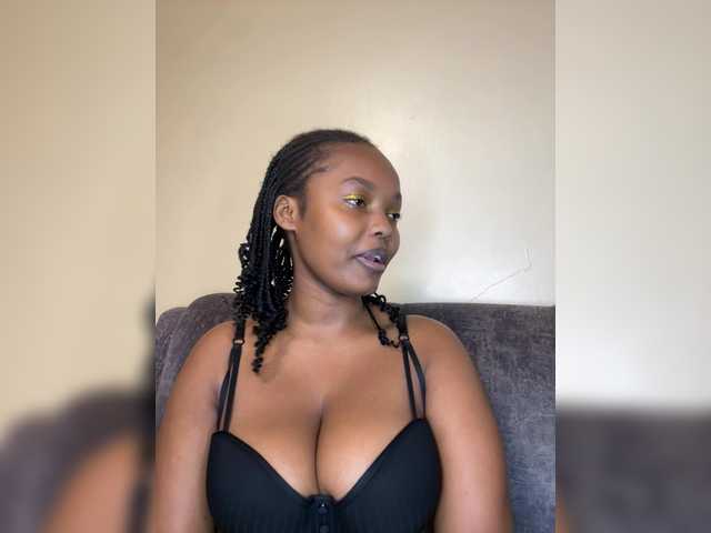 Curvy-maxy9