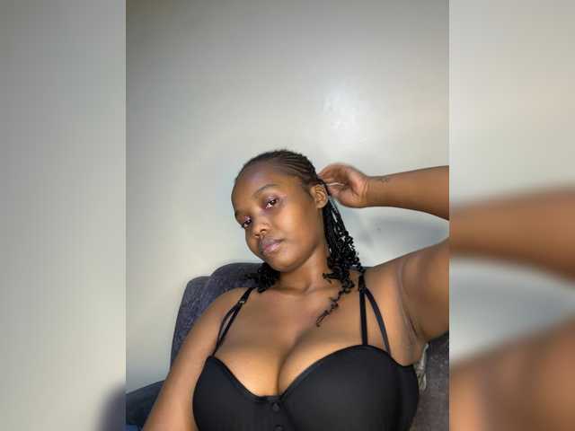 Busty-Princess1