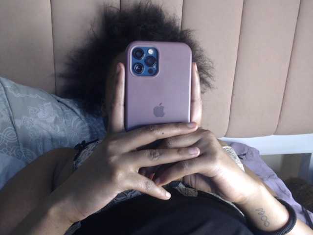 Curvy-maxy9 live cam on BongaCams