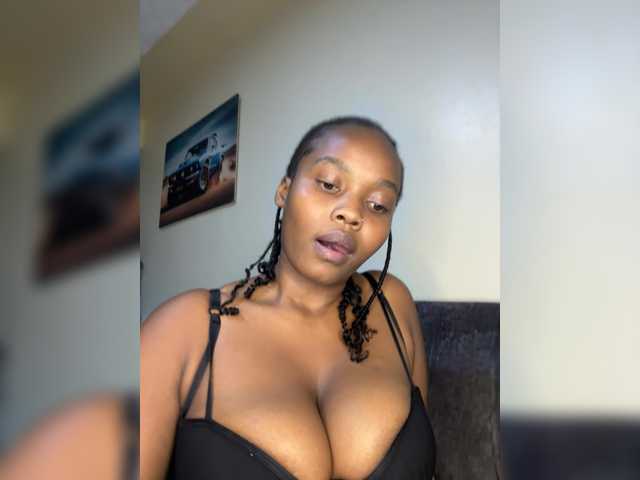 Curvy-maxy9