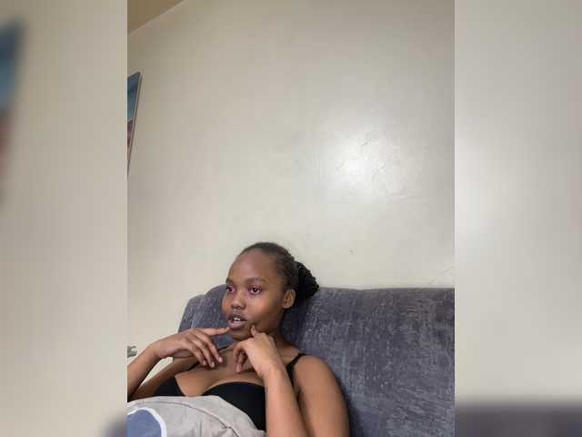 Curvy-maxy9 live cam on BongaCams