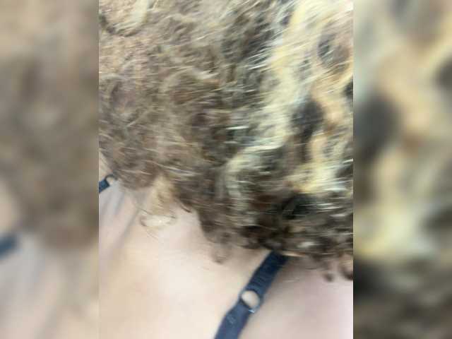 Curvy-maxy9 live cam on BongaCams