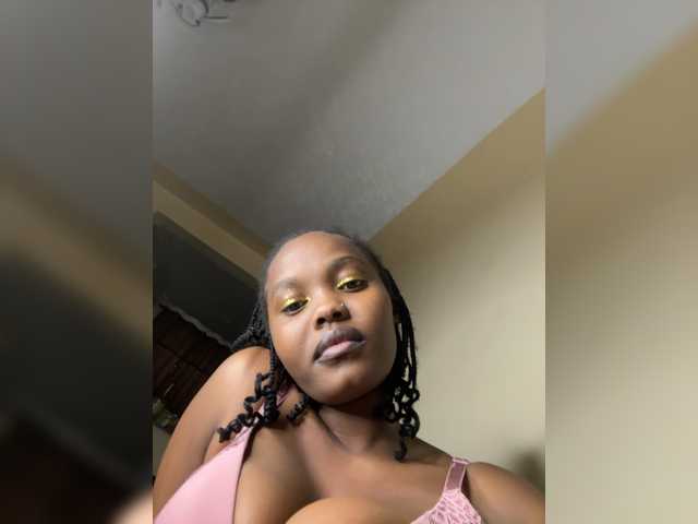 Curvy-maxy9