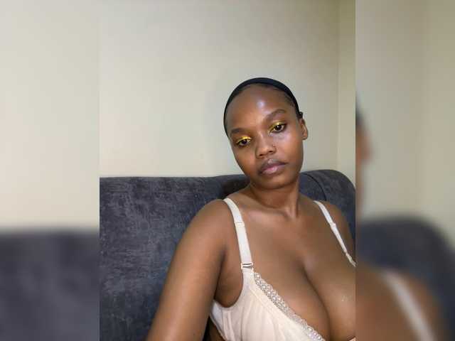 Curvy-maxy9