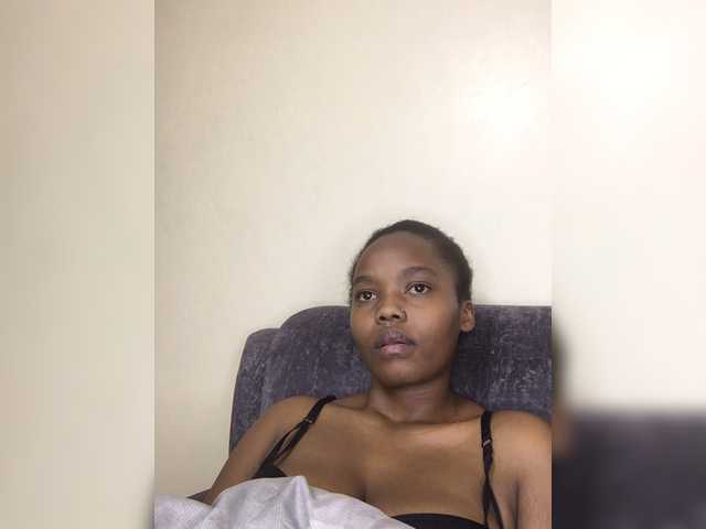 Curvy-maxy9 live cam on BongaCams