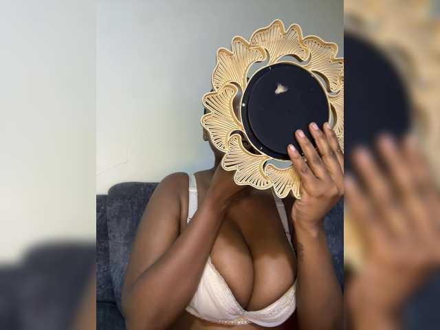 Curvy-maxy9