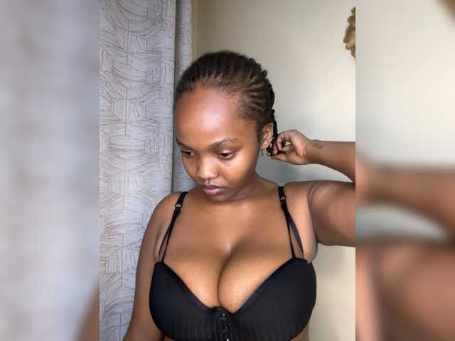 Busty-Princess1