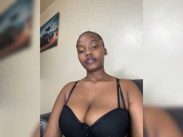 Busty-princess1