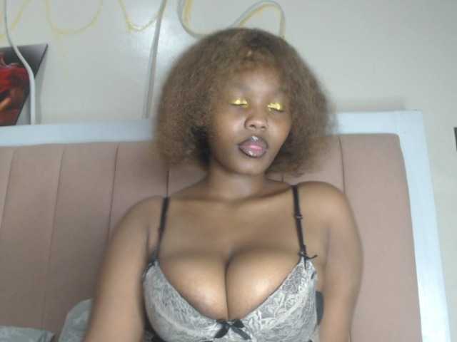 Busty-princess1