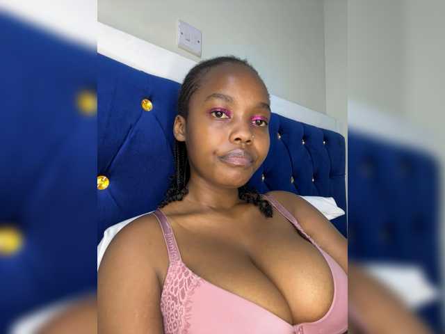Curvy-maxy9