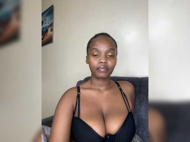 Curvy-maxy9