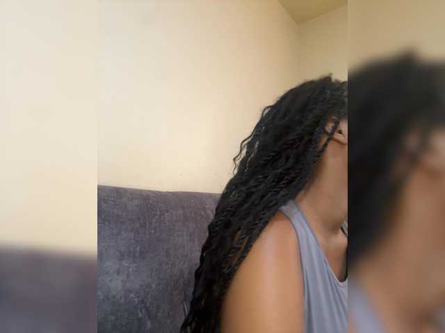 Curvy-maxy9 live cam on BongaCams
