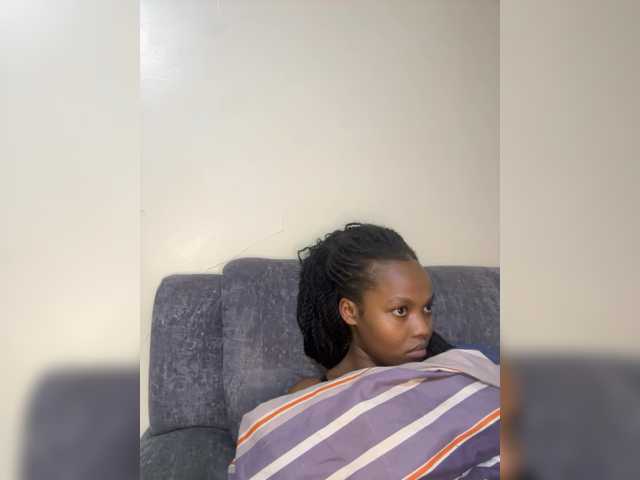 Curvy-maxy9 live cam on BongaCams