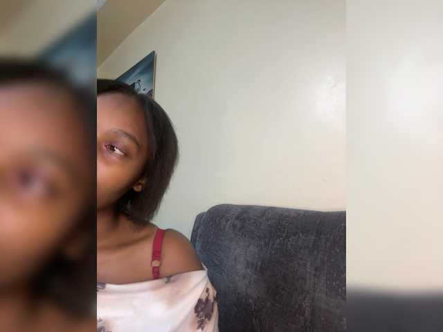 Curvy-maxy9 live cam on BongaCams