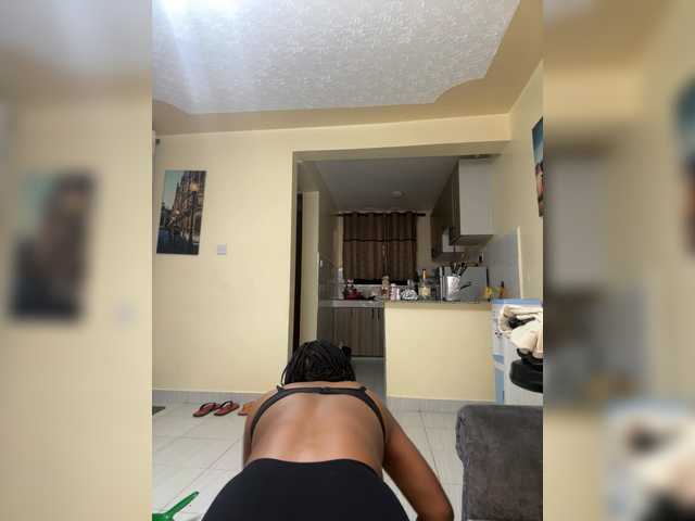 Curvy-maxy9 live cam on BongaCams