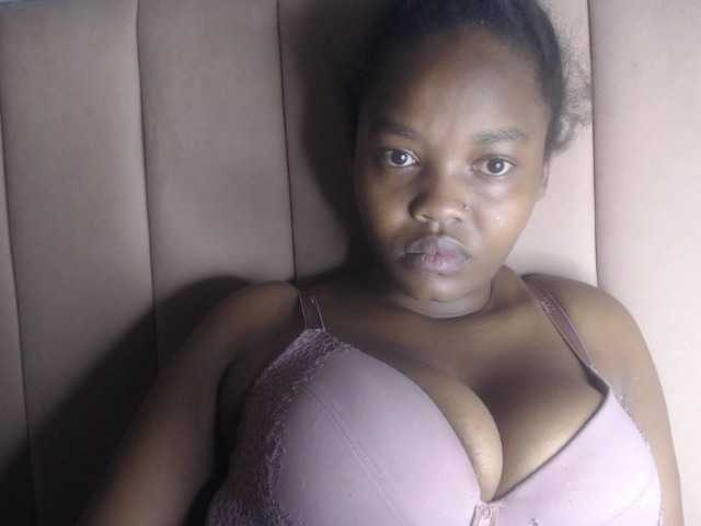 Curvy-maxy9