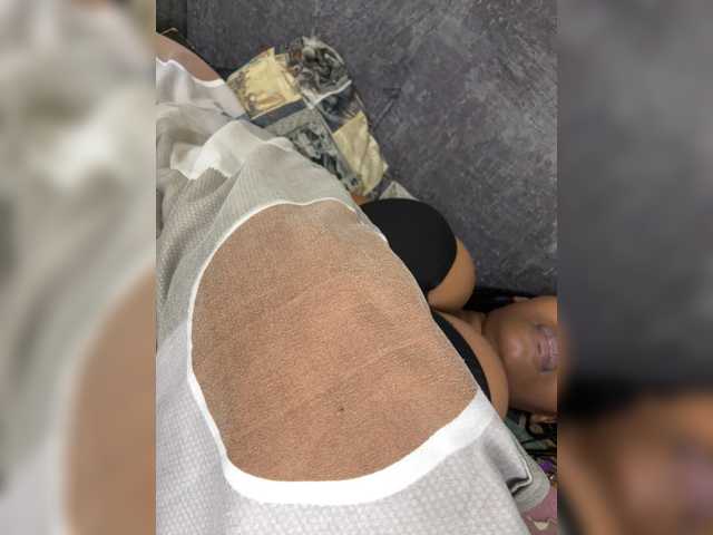 Curvy-maxy9 live cam on BongaCams